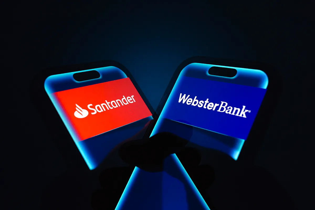Webster aprueba en una junta exprés de seis minutos la oferta de Santander