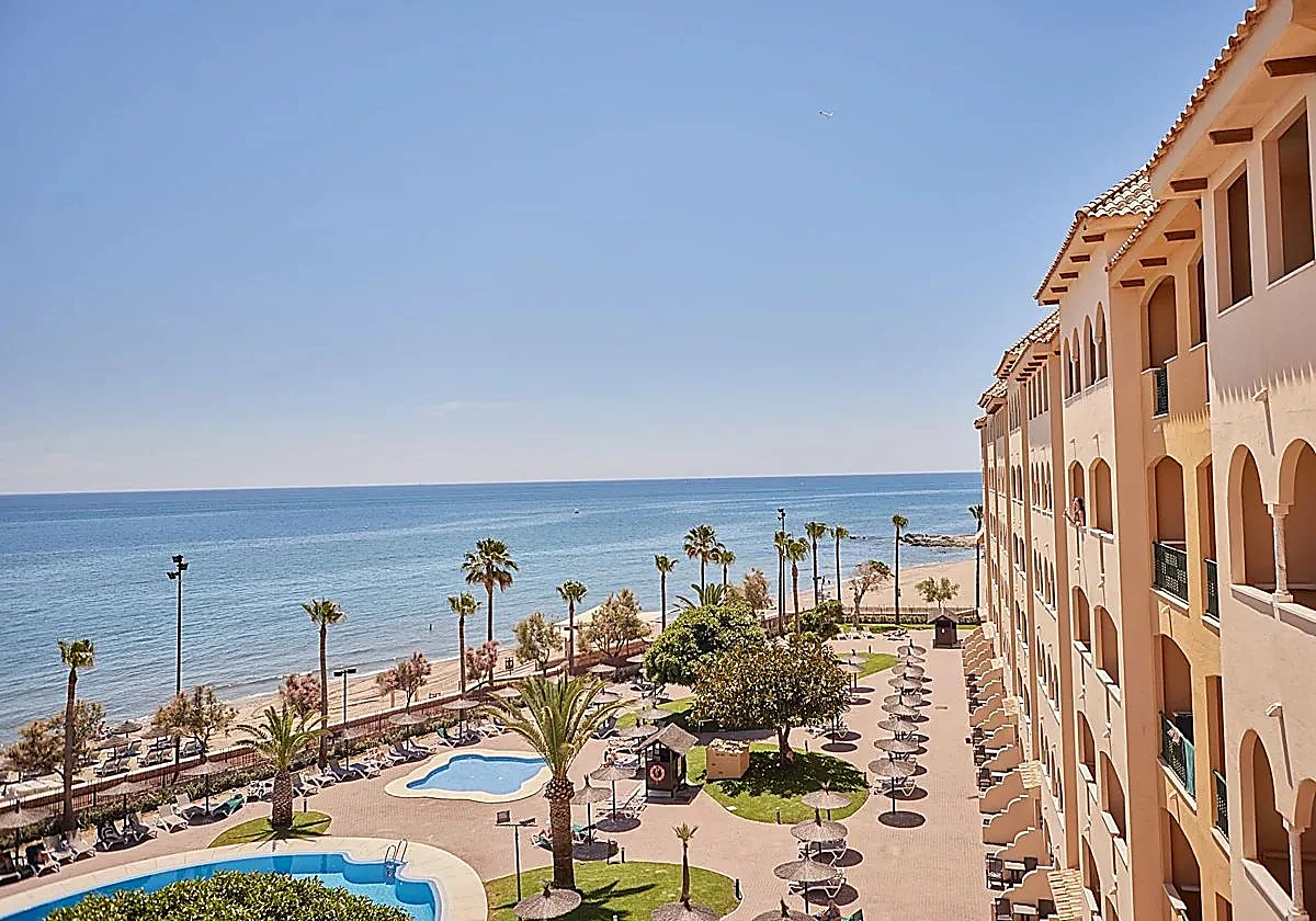 Fuengirola deja atrás la desestacionalización y arranca 2026 con una subida del 26% en viajeros y 800 empleos más