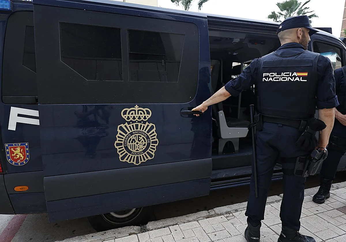 Siete detenidos en Málaga al caer una red que traficaba con migrantes cubanos