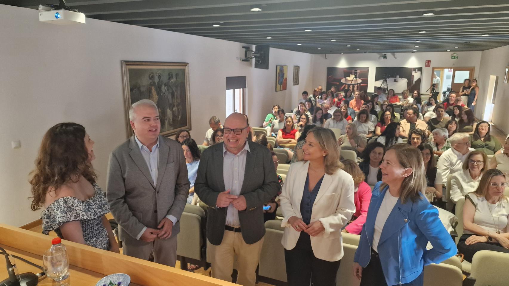 Un estudio revela que 8 de cada 10 mujeres con más de 45 años sostiene el cuidado de personas dependientes en Murcia