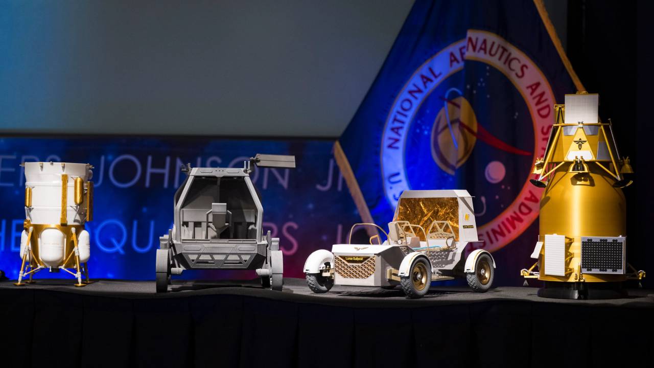La NASA vuelve a la Luna con coches tripulados y Elon Musk aparece como pieza clave del plan