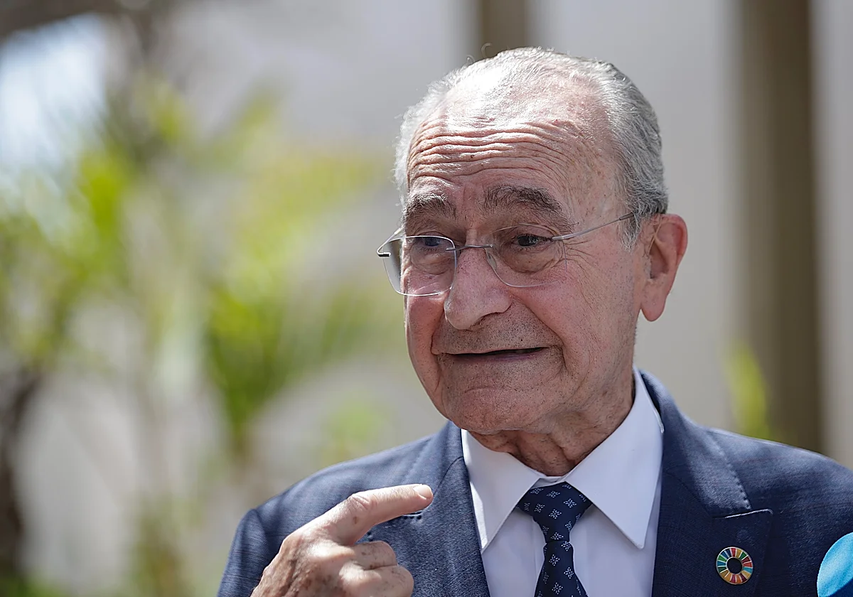 De la Torre: «Es triste que un presidente español como Zapatero esté imputado»