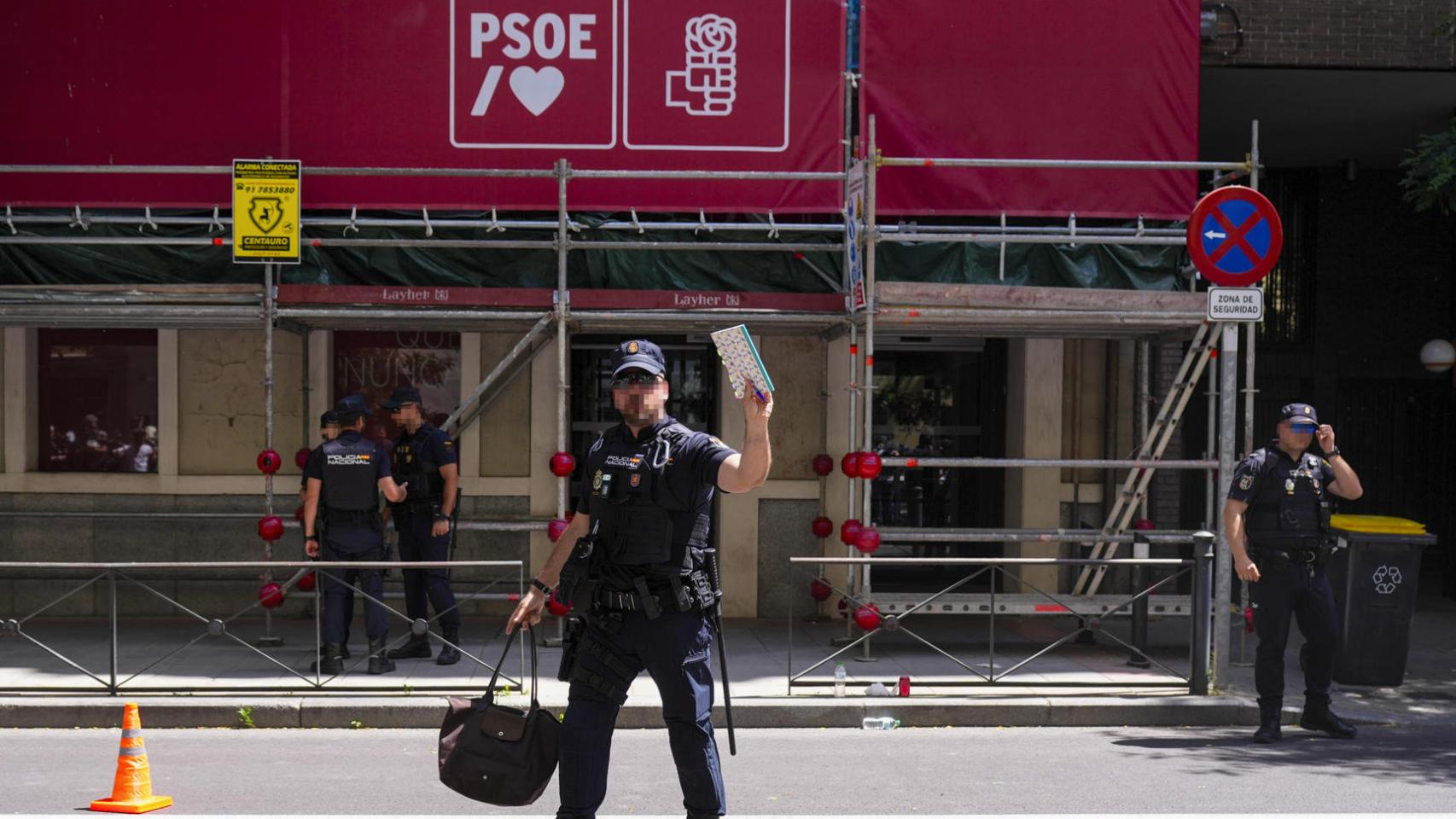 El auto de Pedraz destapa pagos del PSOE a sus 'fontaneros': emitió facturas falsas por un importe de al menos 188.000 €