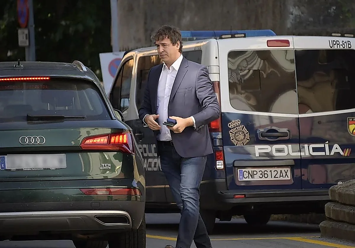 David Sánchez, la primera imagen en democracia de un familiar de un presidente en el banquillo