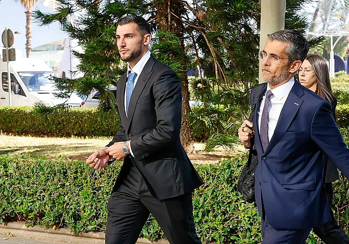 La víctima de Rafa Mir: «Estaba llorando, me costaba respirar, le dije que parara y me introdujo los dedos»