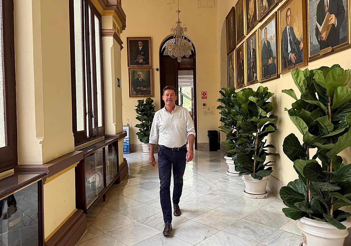 Antonio Alcázar (Vox): «El PSOE debería tener un punto violeta en cada una de sus sedes»