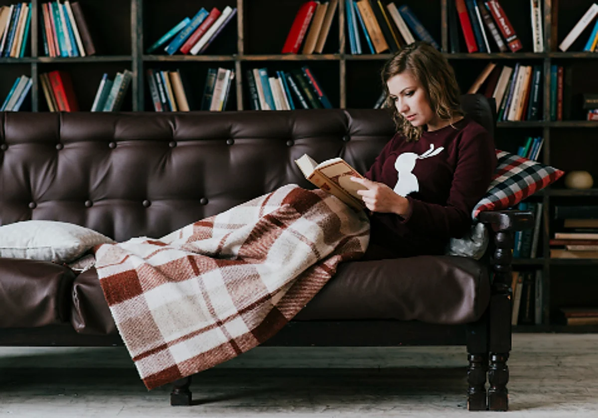 Déjate atrapar por la magia y la crudeza de 'La península de las casas vacías', de Siruela