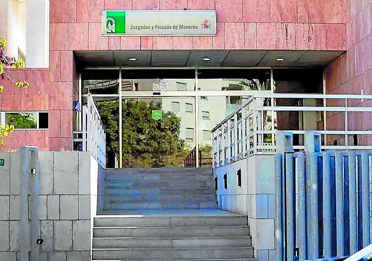 Un menor, condenado por agredir sexualmente a una compañera en un instituto de Málaga