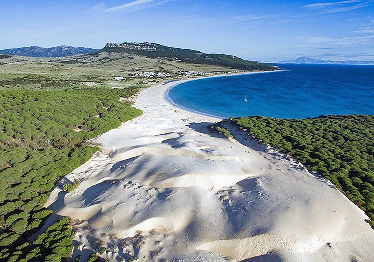 The corner of the Cadiz coast that 'defies the horizon'