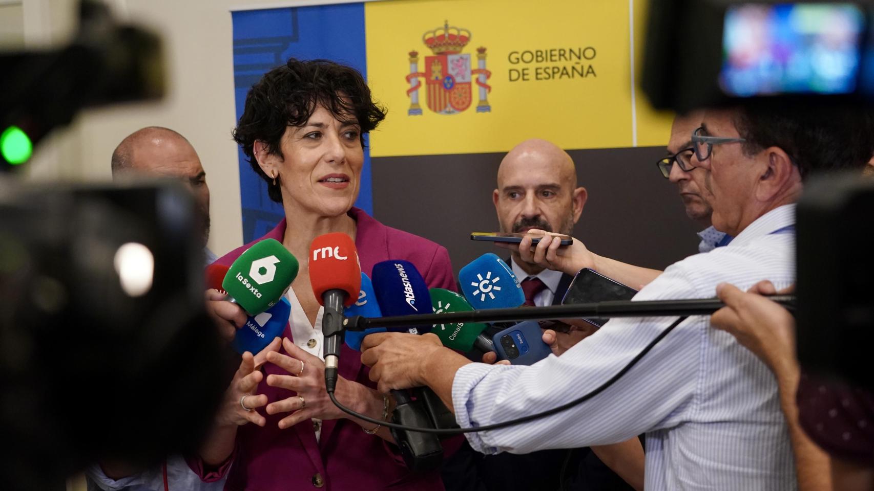 La regularización de migrantes extraordinaria aportará 1.000M en cotizaciones pero su impacto será 'marginal' en las pensiones