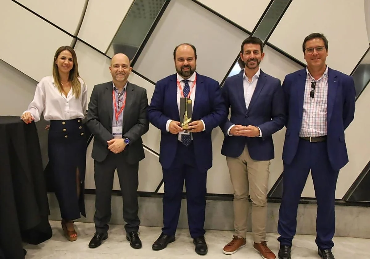 Rincón de la Victoria recibe la `Escoba de Platino´ por su compromiso con el reciclaje orgánico