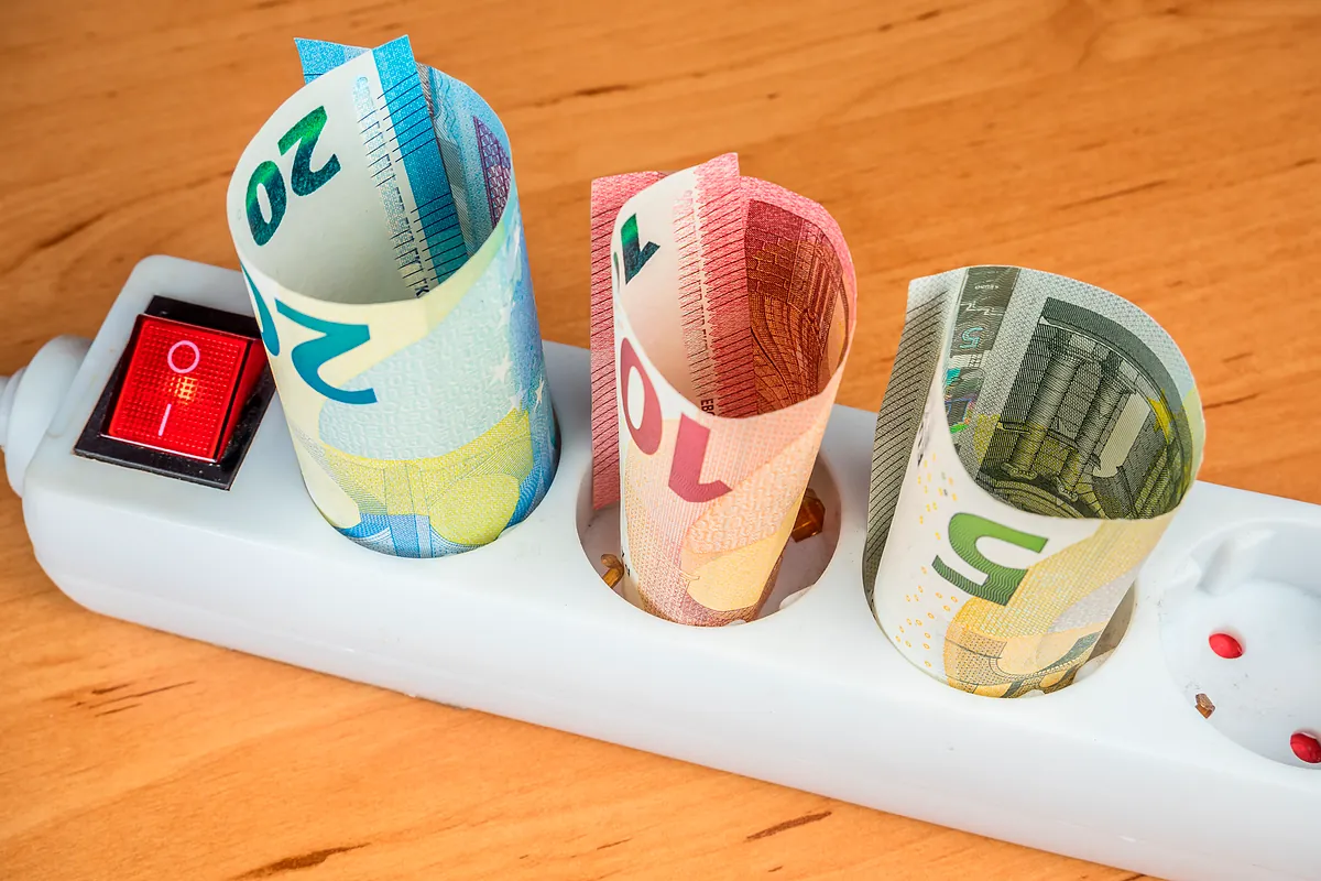 La factura del consumidor PVPC se mantiene estable en mayo aun con una energía más cara