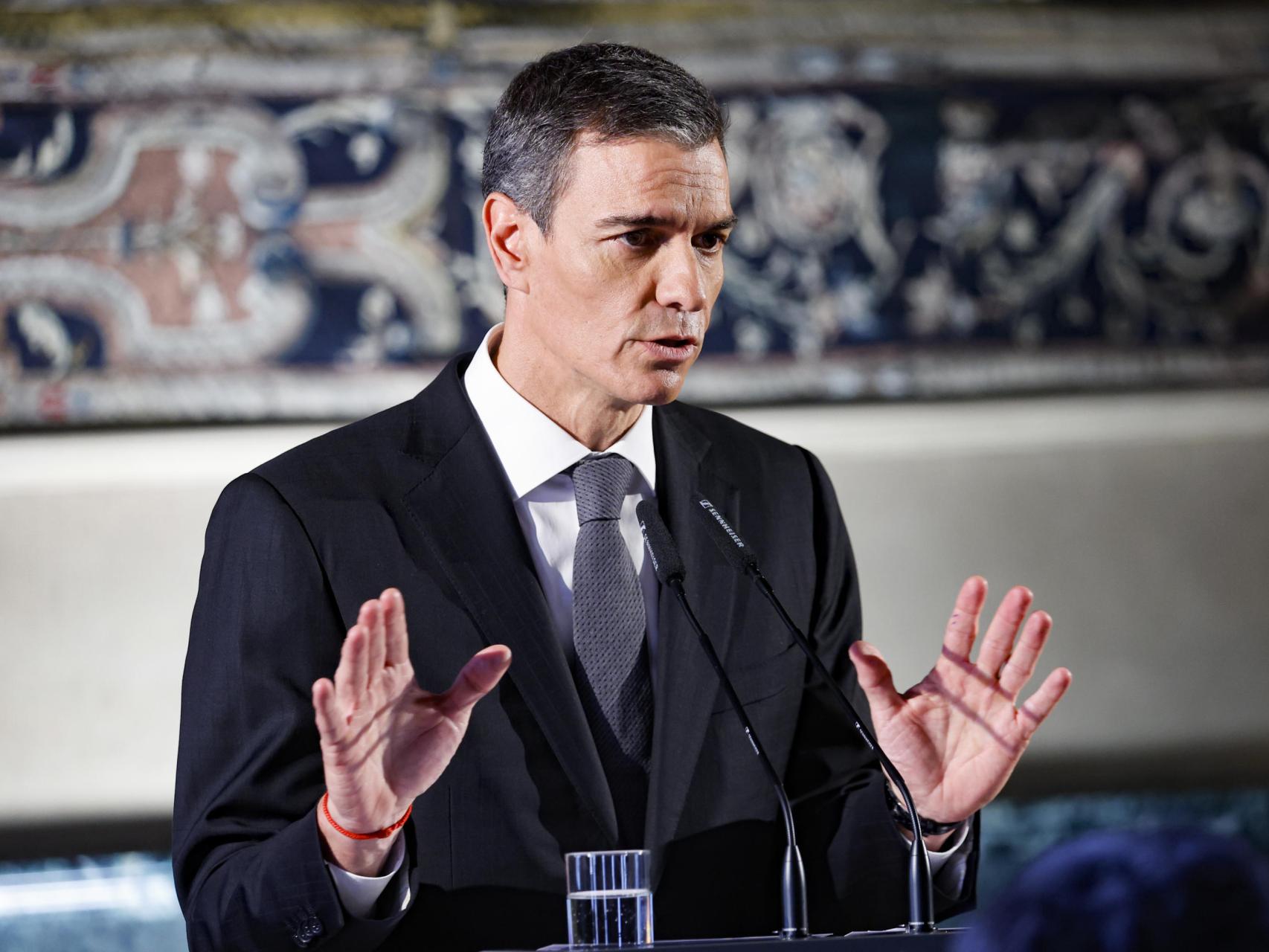Las dos semanas trágicas de Sánchez que han terminado de mutar al PSOE: "Nos hemos vuelto un Gobierno antisistema"