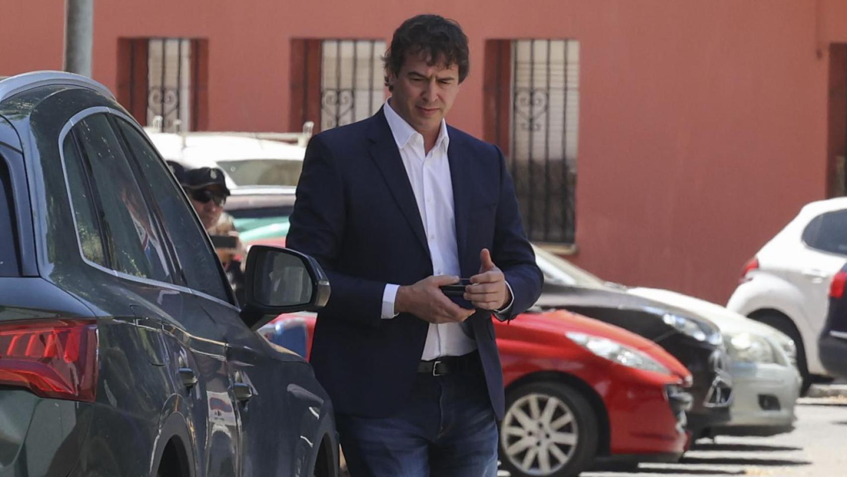 Hotel, 'teletrabajo' y sin amigos, los 9 años "invisibles" de David Sánchez en Badajoz: "No hay mucho registro de su actividad"