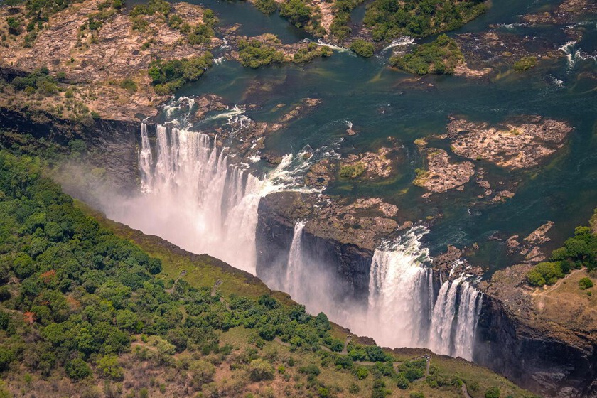 En Zambia, las burbujas de gas en las aguas termales apuntan a un nacimiento insólito: una nueva placa tectónica