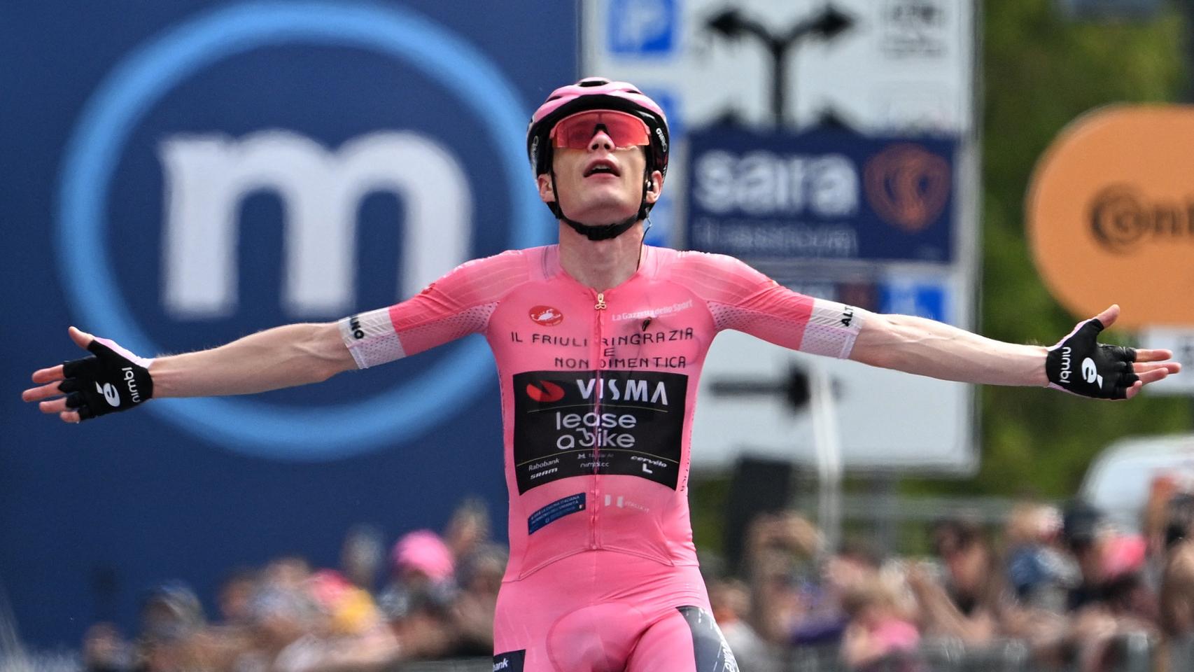 Jonas Vingegaard se corona en Roma como nuevo campeón del Giro de Italia y cierra la Triple Corona