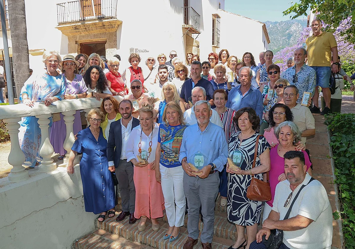 La Hermandad de La Columna obtiene el primer premio del II Concurso de Cruces de Mayo de Marbella