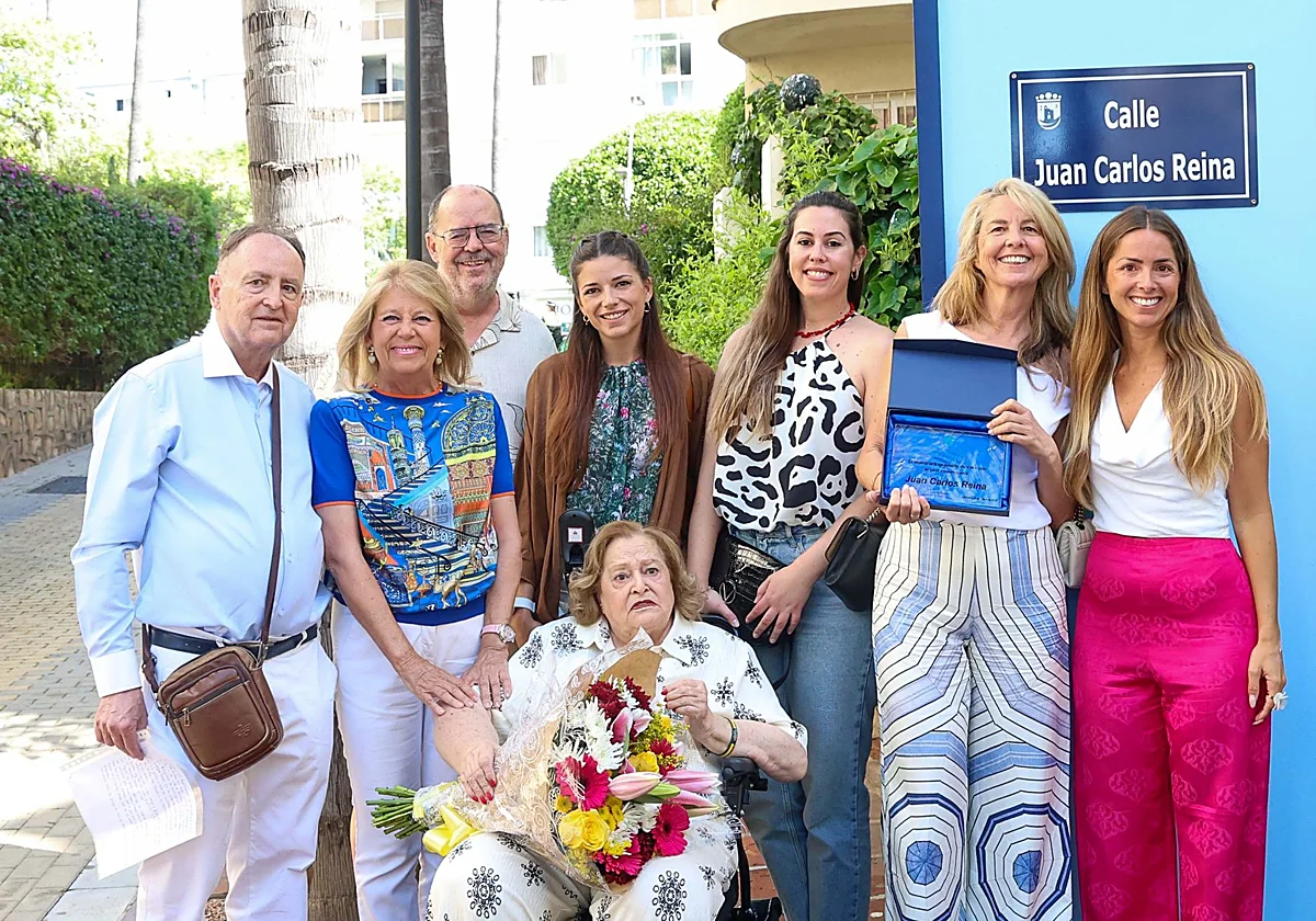 Marbella reconoce la trayectoria profesional y humana del periodista Juan Carlos Reina