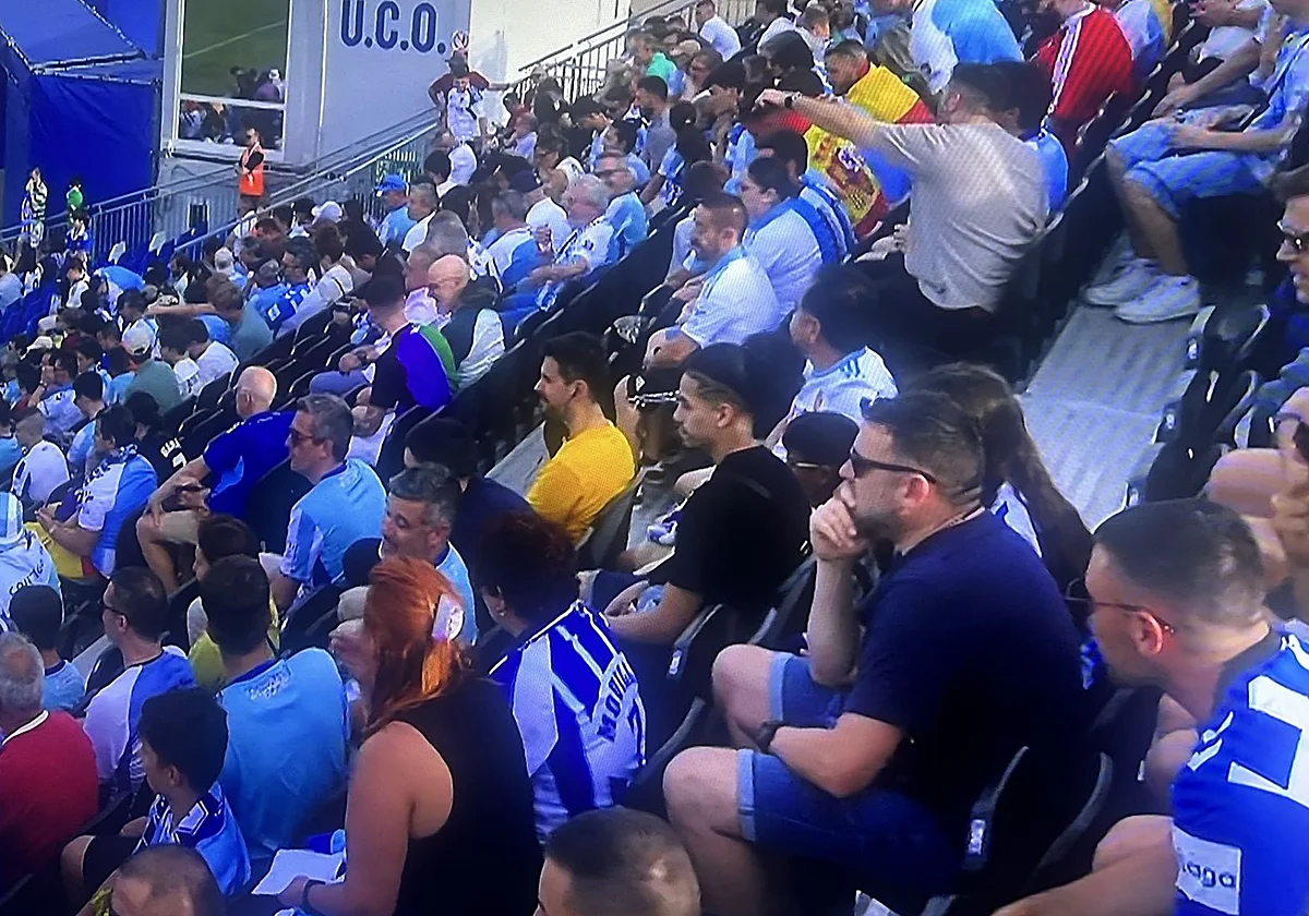 El detalle de Movilla con una aficionada malaguista