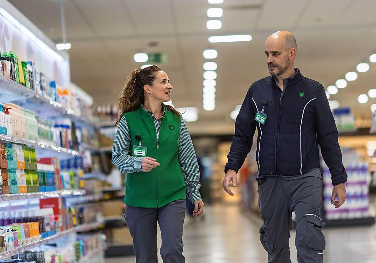 Mercadona regala a sus trabajadores una semana más de vacaciones y otra paga extra