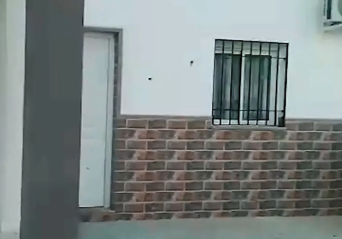 Crónica del tiroteo contra una casa de Cuevas Bajas: «Me dijo que me iba a meter en una caja de pino»
