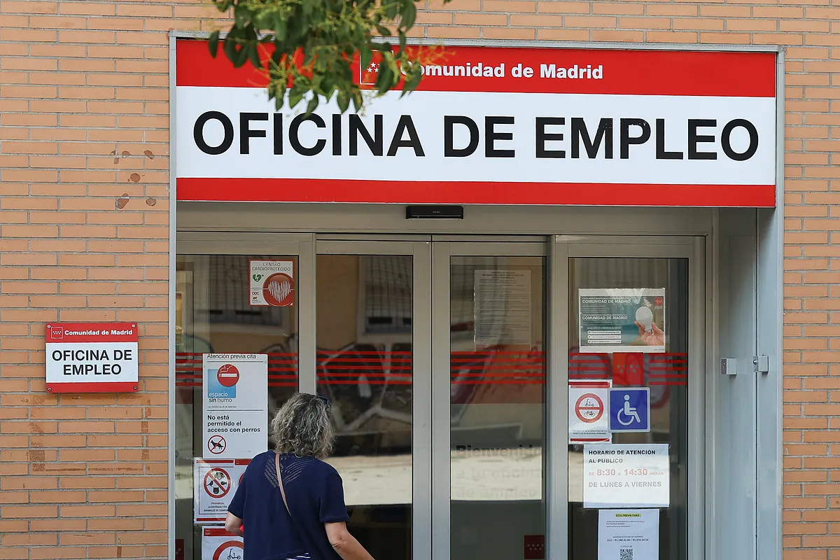 El paro cae en 36.323 personas y cierra su mejor mes de mayo en 19 años