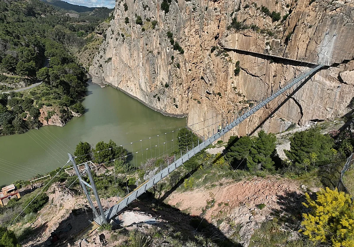 La nueva pasarela colgante del Caminito del Rey se abrirá al público la semana que viene
