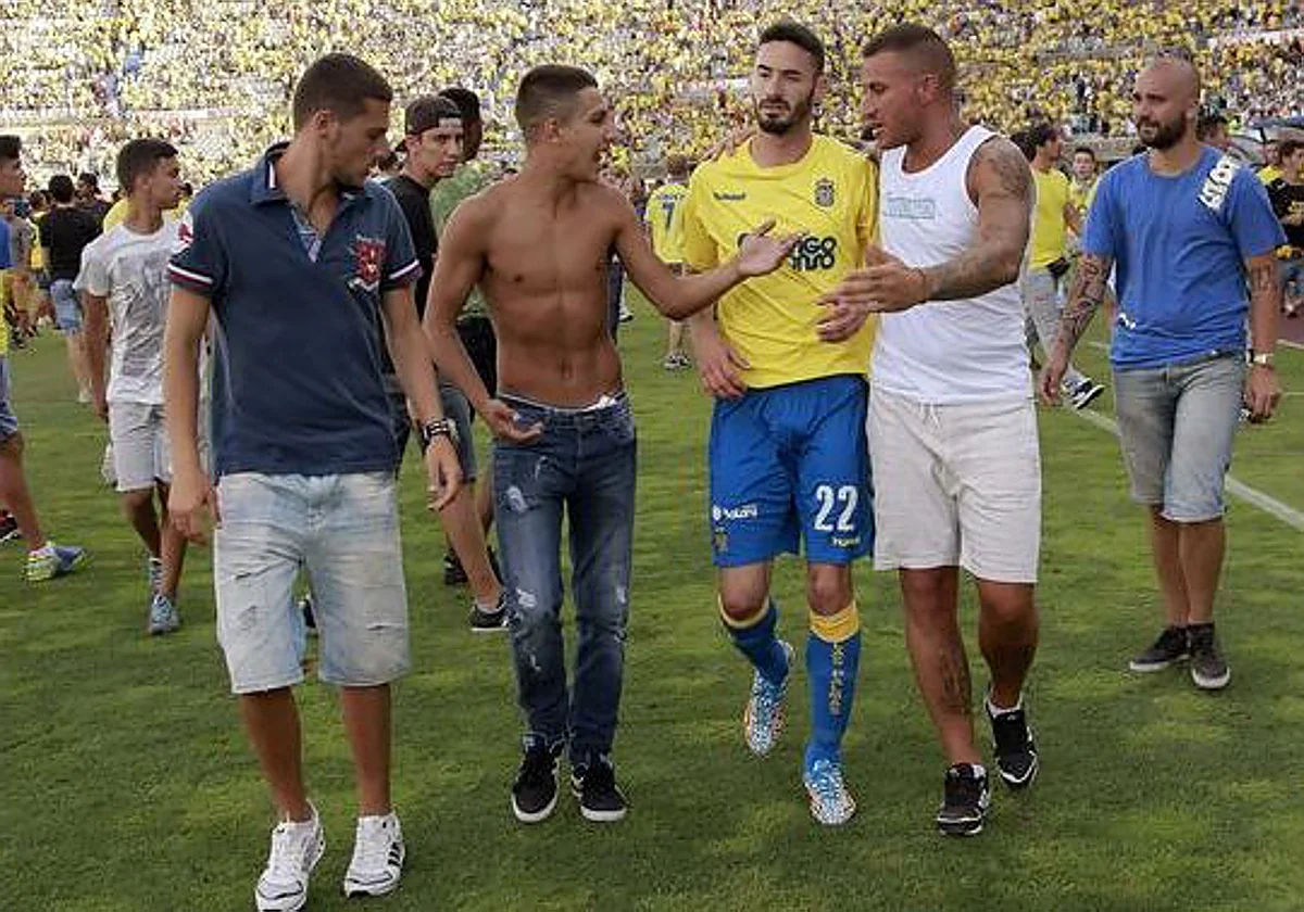 El funesto precedente de Las Palmas en unos 'play-off': la invasión de campo que frenó un ascenso