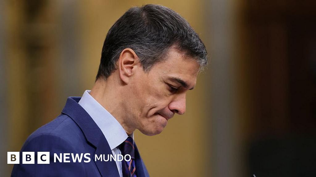 Por qué Pedro Sánchez está en uno de sus peores momentos desde que es presidente del gobierno de España (y el contraste con los elogios que recibe fuera)