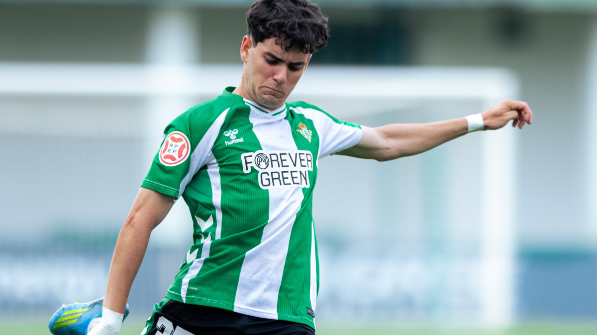 El córner que cambió el destino del canterano bético Iván Corralejo: "Si lo metes, te haré futbolista"
