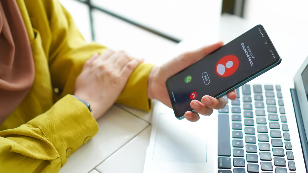 Tu teléfono Android ahora te advierte sobre llamadas fraudulentas de IA