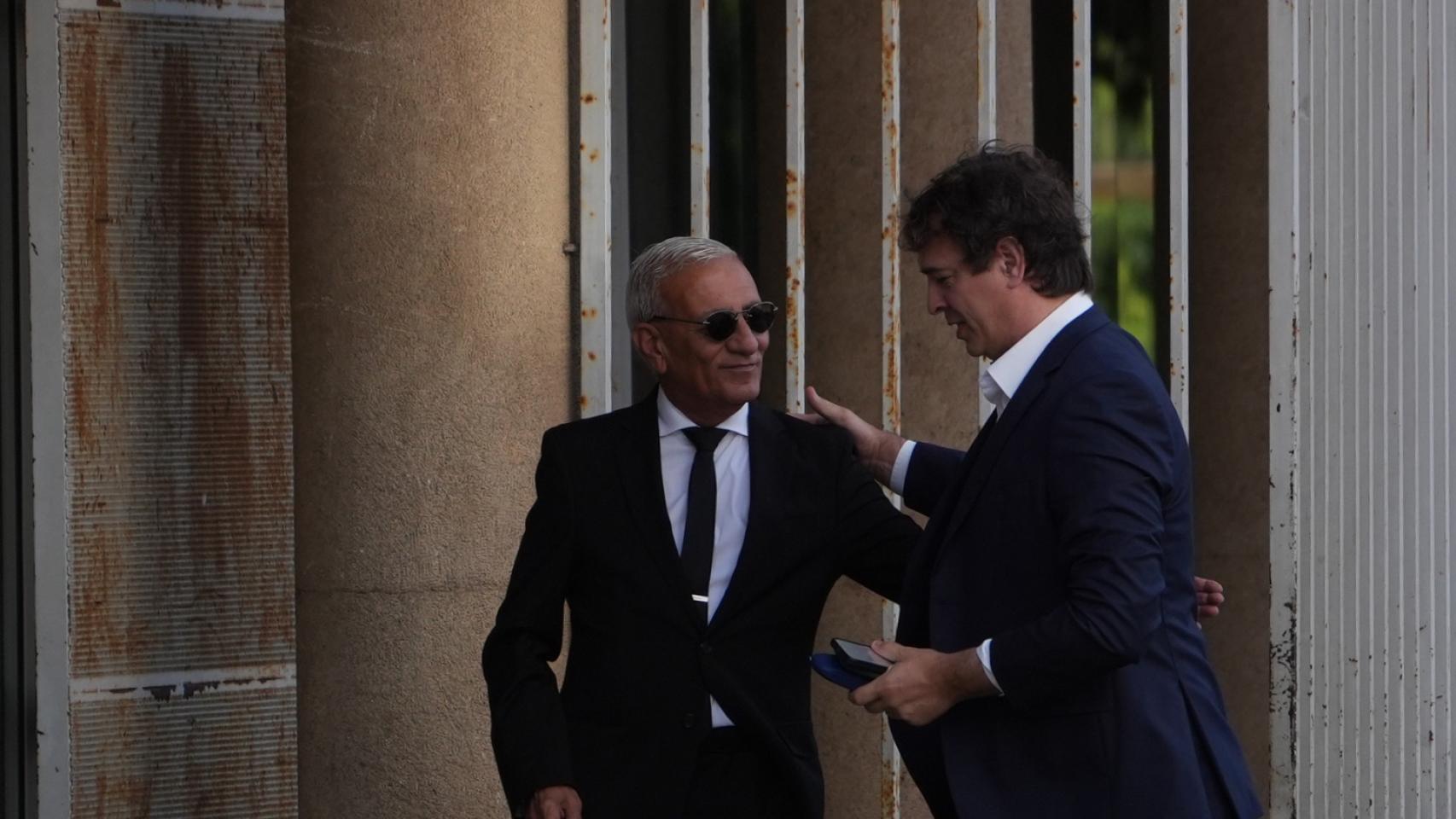 El juicio se le tuerce al hermano de Sánchez: la argucia de las dos actas de la Diputación refuerza que el puesto se creó para él