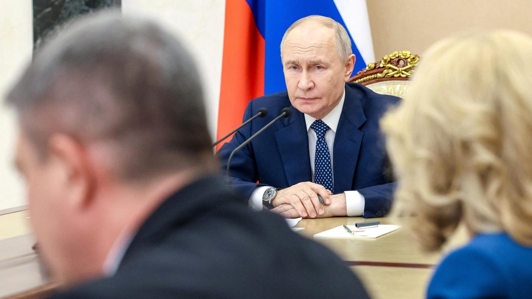 Putin recrudece los ataques en Ucrania mientras ofrece paz a cambio de territorio en su intento de salir del conflicto