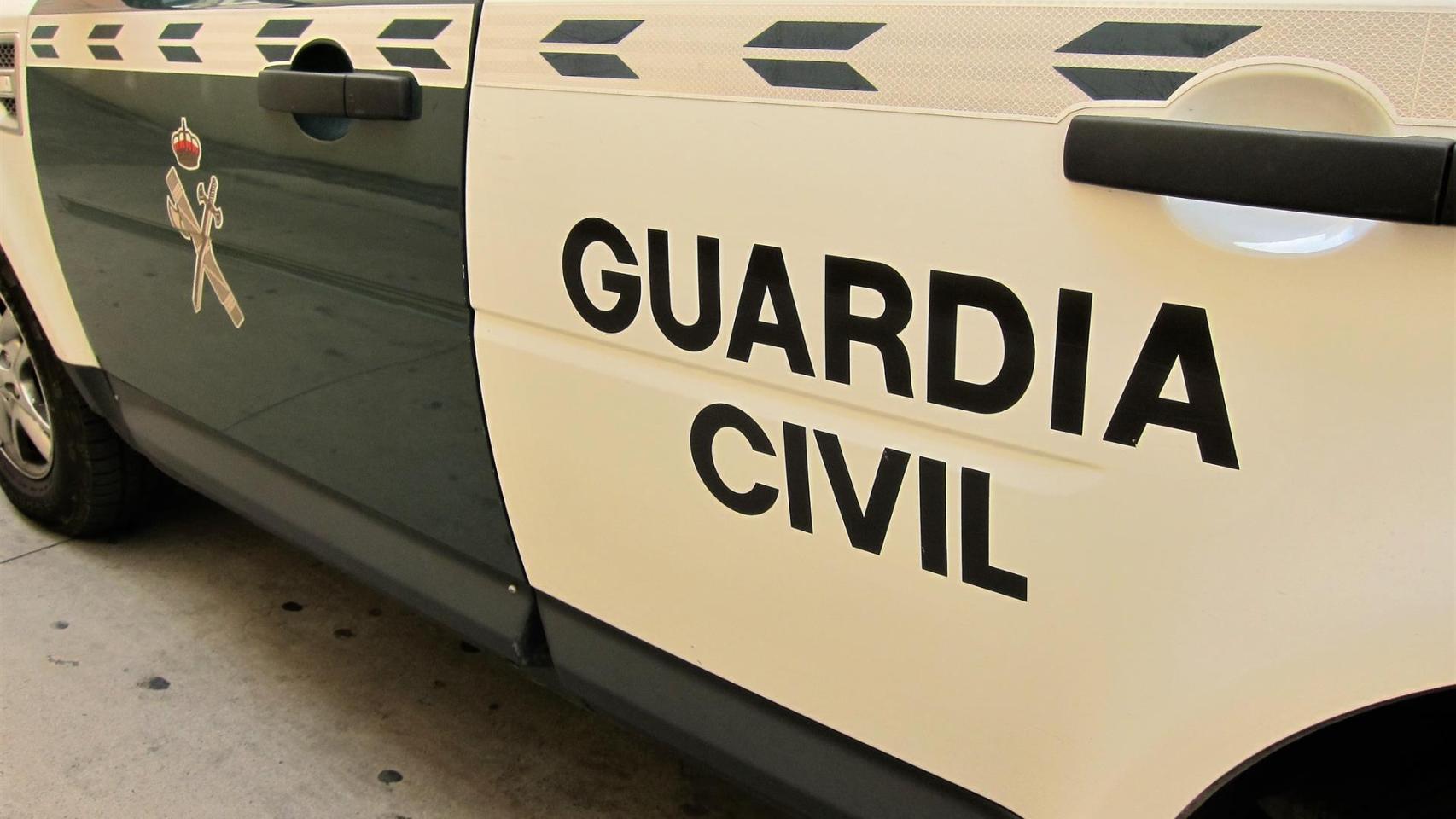 Buscan a un hombre que seccionó una oreja en Fene (A Coruña) a otro tras amenazarlo con una hoz