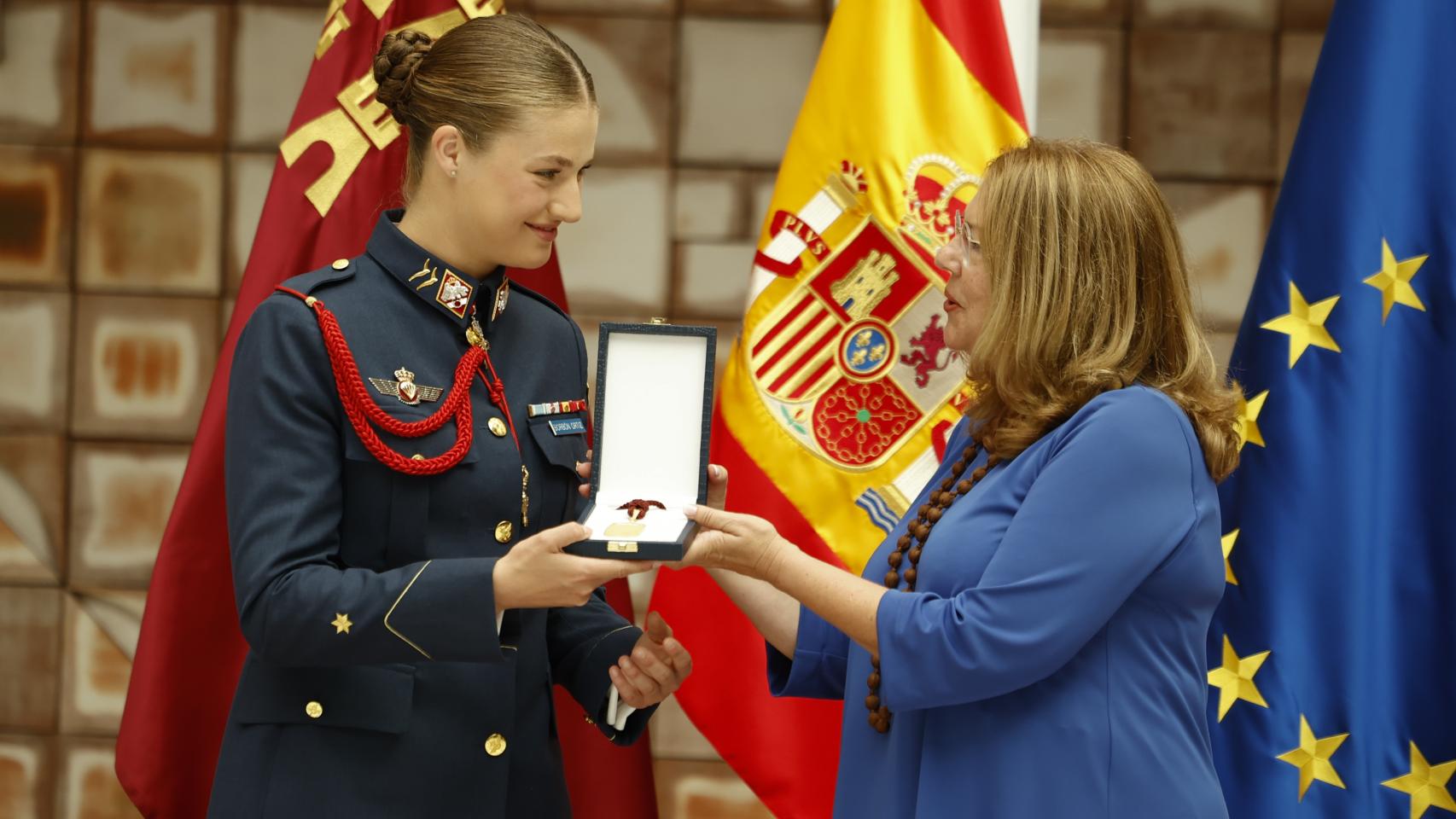 La princesa Leonor, profeta en Murcia: recibe tres importantes distinciones a escasos días de concluir su formación militar