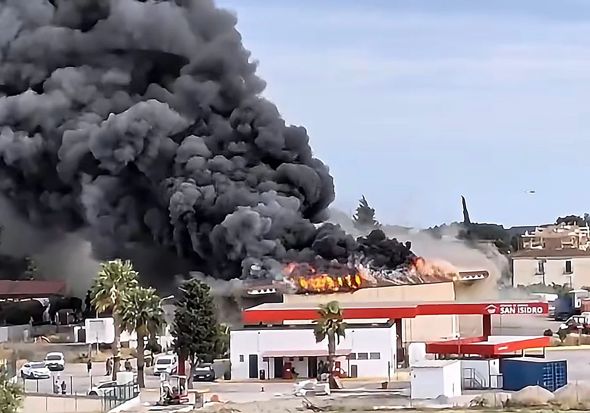 Blaze at Vélez-Málaga industrial area under control