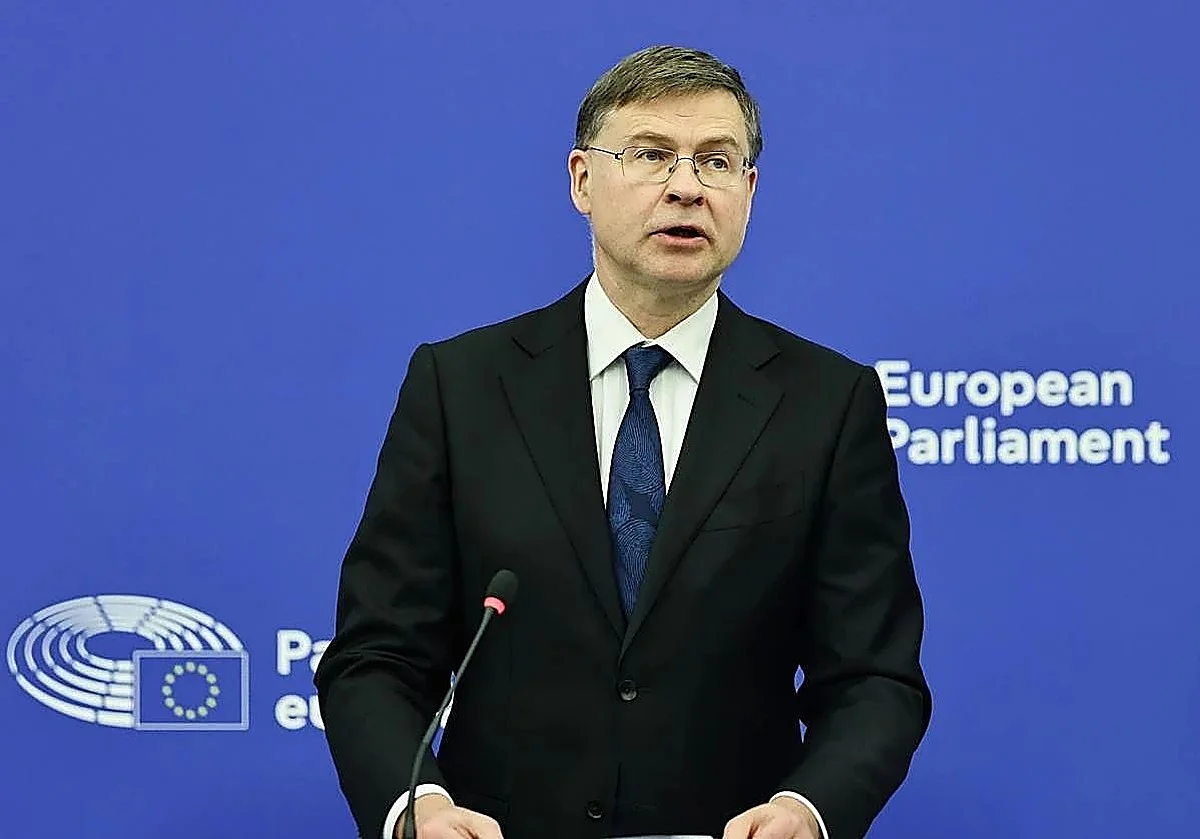 Bruselas advierte a España de que debe ajustar su gasto público ante un riesgo de desvío fiscal en 2026