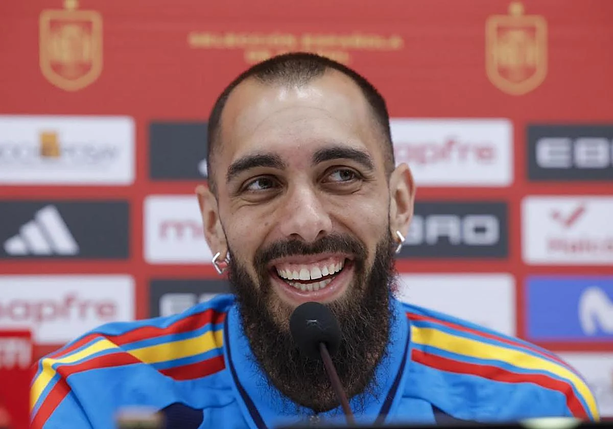 Borja Iglesias, el 'abuelo' de la selección y amante del Mario Kart