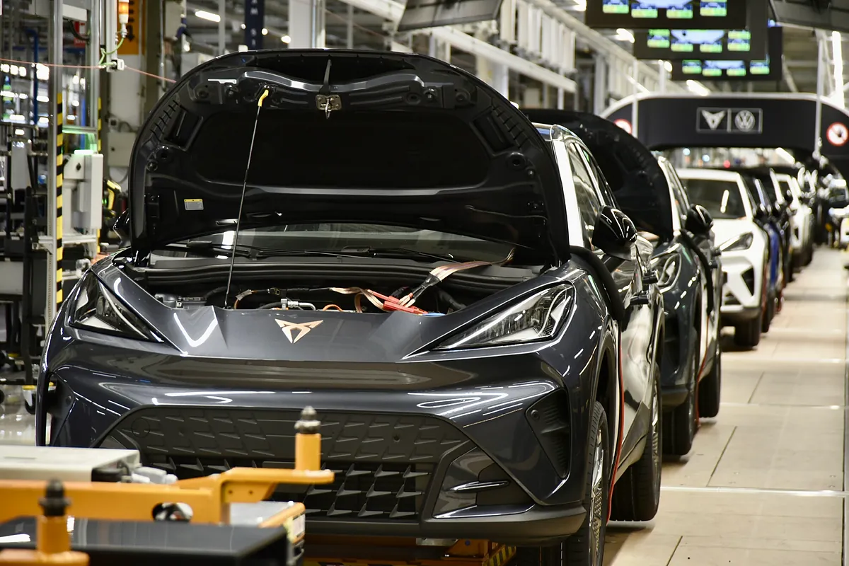 Seat-Cupra inicia en Martorell la producción del Raval y el ID.Polo, sus primeros coches eléctricos