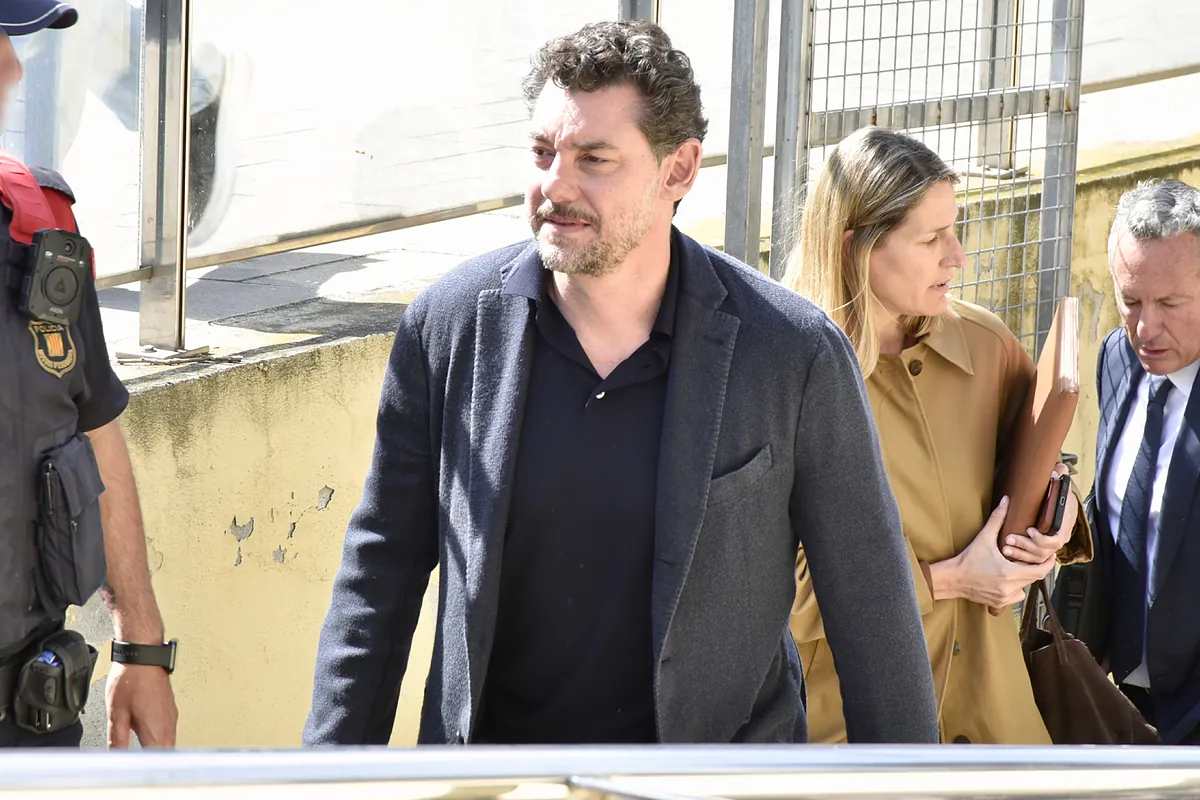 Jonathan Andic tardó casi cinco minutos en avisar por teléfono de la caída de su padre