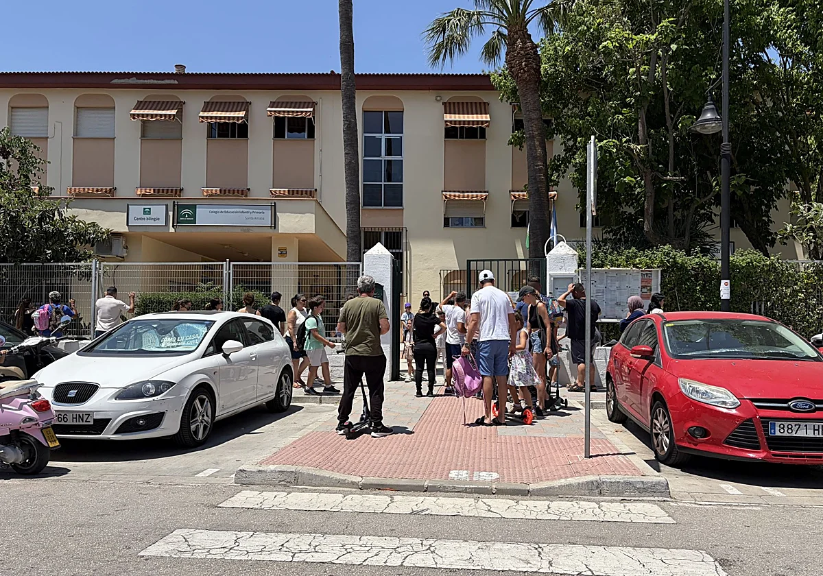 Los padres de un colegio de Fuengirola, obligados a pagar 4.300 euros para que sus hijos tengan aire acondicionado