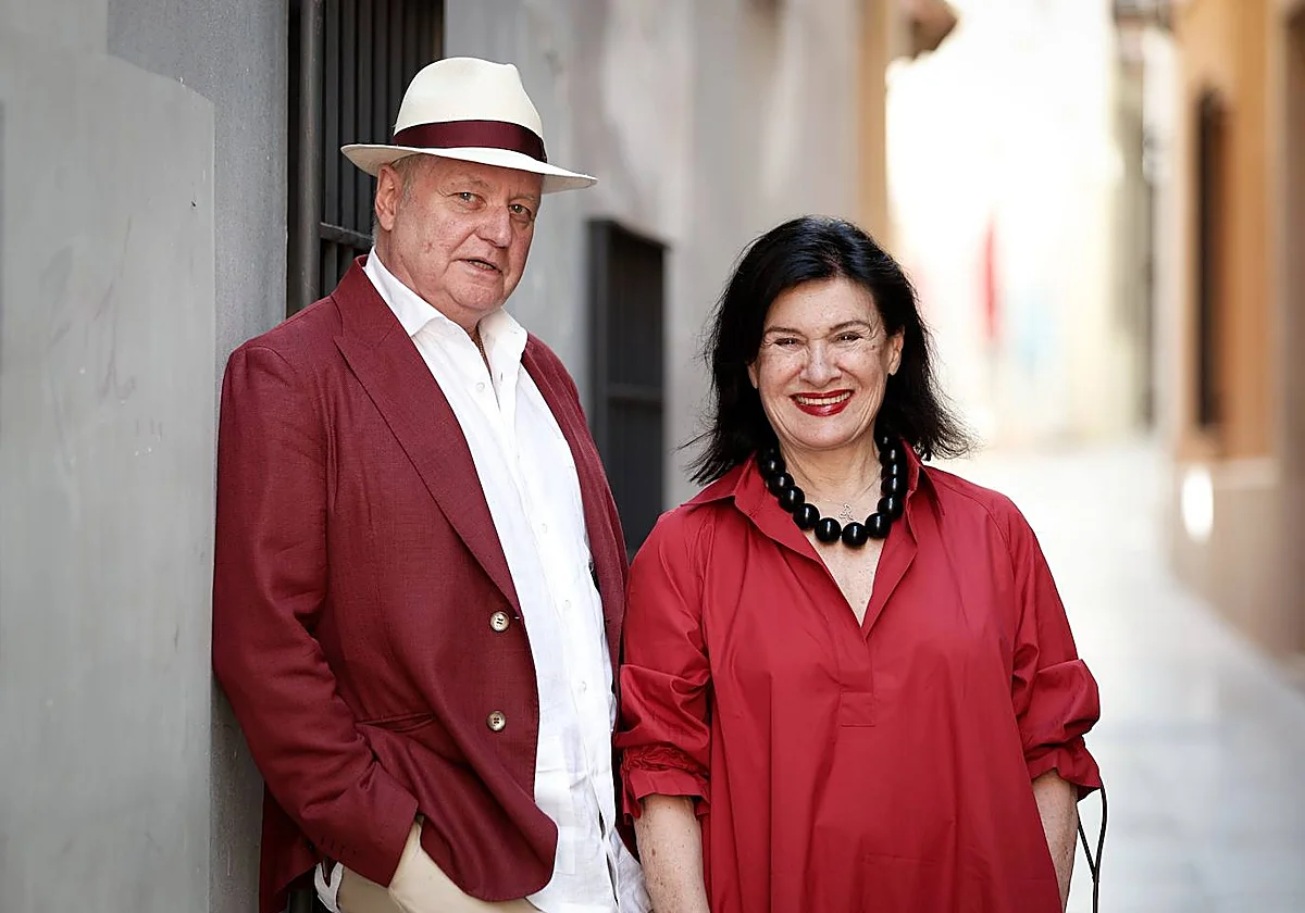 Paloma Picasso inaugura en Málaga la escultura de Xavier Vilató al «abuelito Pepe»: José Ruiz Blasco