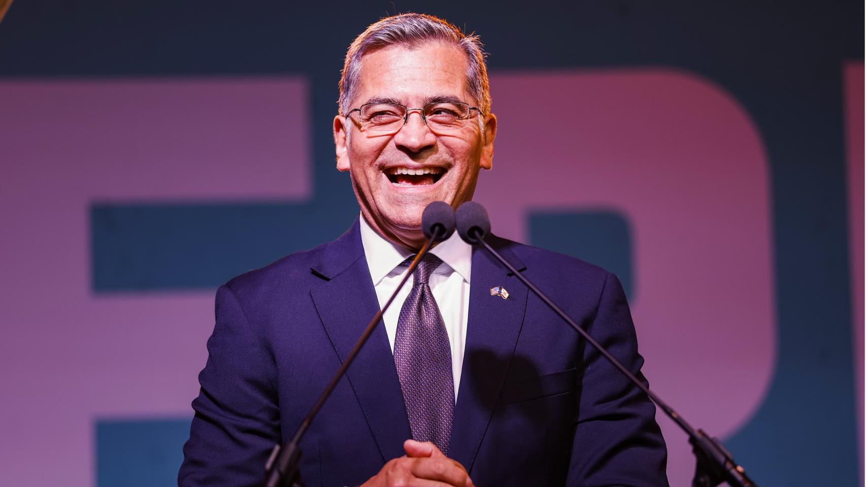 Xavier Becerra, la esperanza de los demócratas para frenar a Trump en California: hijo de migrantes y formado en España