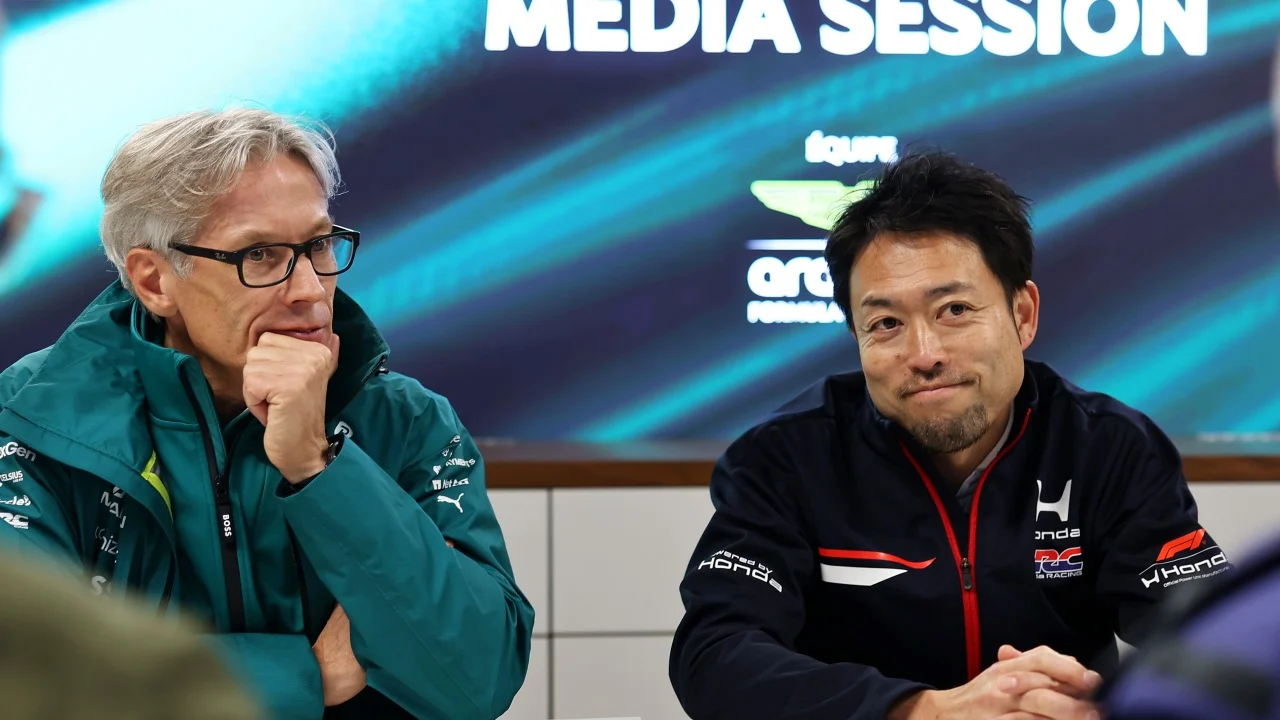 Aston Martin escucha a Alonso para mejorar el AMR26: “Hemos trabajado muchísimo en cada detalle que nos ha comentado"