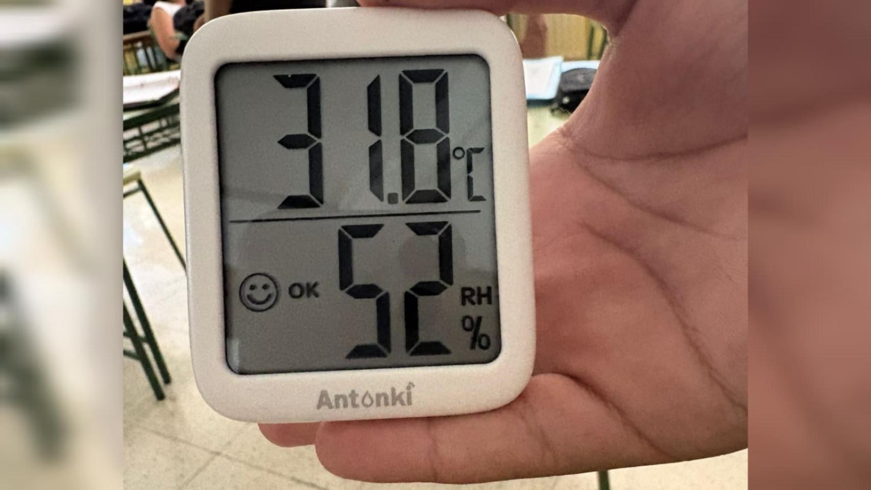 La comunidad educativa de Murcia exige un plan urgente contra temperaturas de 31,8 grados centígrados en las aulas