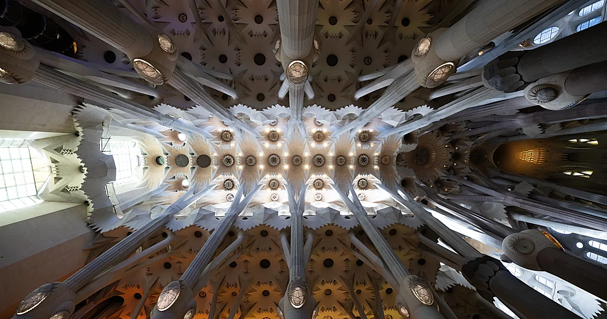 Sagrada Familia, la mezcla perfecta de espiritualidad, artesanía, nuevas tecnologías y futuro