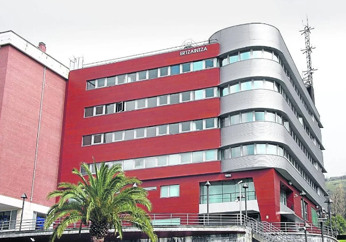 Detenido en Bilbao por asestar 10 cuchilladas en el glúteo a otro joven tras una discusión