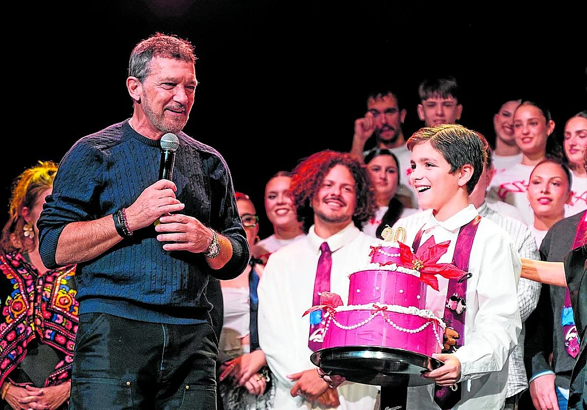 Banderas celebra los 20 años de ESAEM