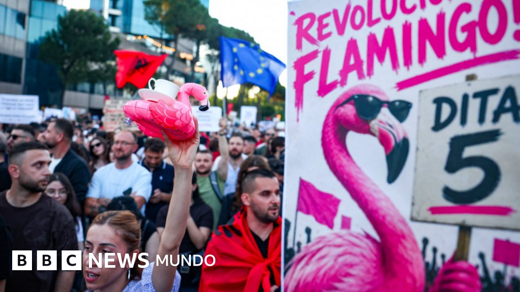 La revolución de los flamencos: las masivas protestas en Albania contra el resort que quieren construir Ivanka Trump y Jared Kushner