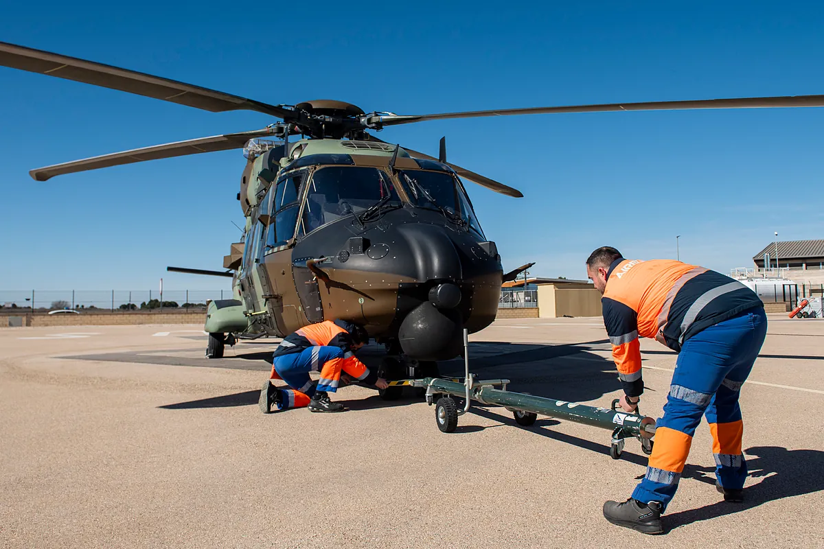 Airbus y el grupo aeronáutico Carreira invertirán 20 millones en un centro de mantenimiento de helicópteros en Asturias